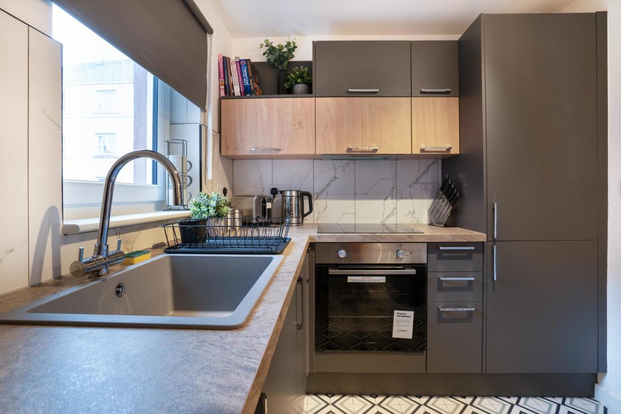Apartment Modern 2bed Apartment-free Parking *