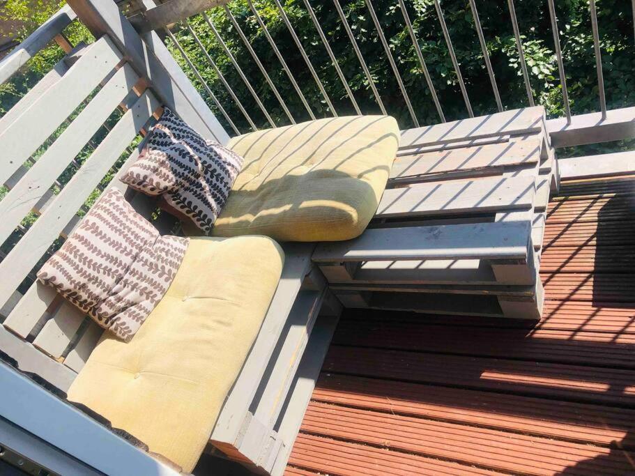 Apartment Modern Spacious Retreat With Free Parking And Private Balcony Edinburgh