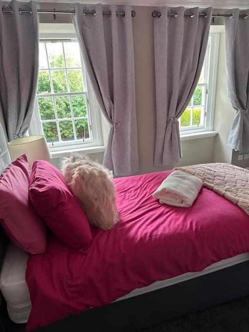 Cameron Coach House Modern In Murrayfield Edinburgh