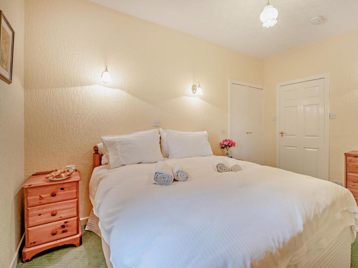2 Bed In 53898 Ferienhaus *