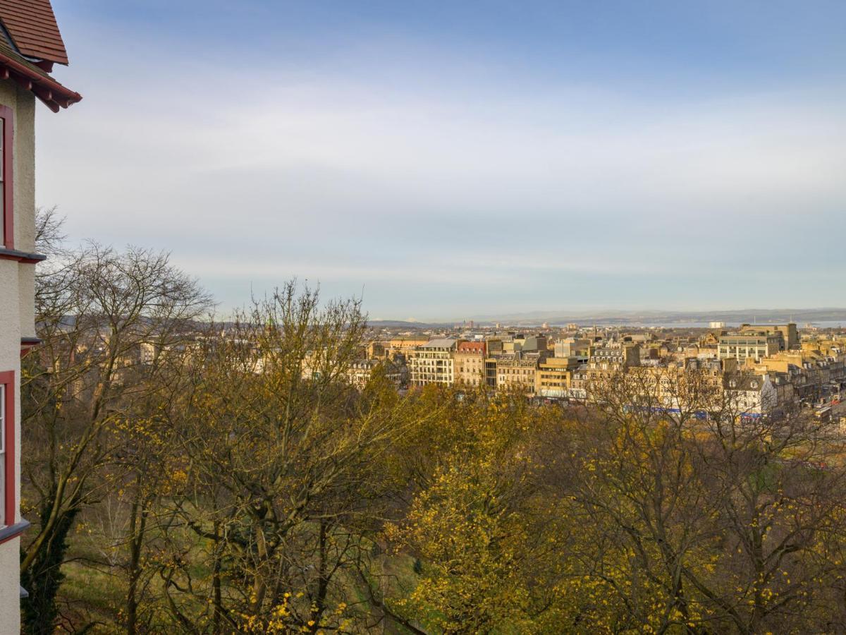 Apartment Pass The Keys Historic Ramsay Garden With Balcony Views EDI