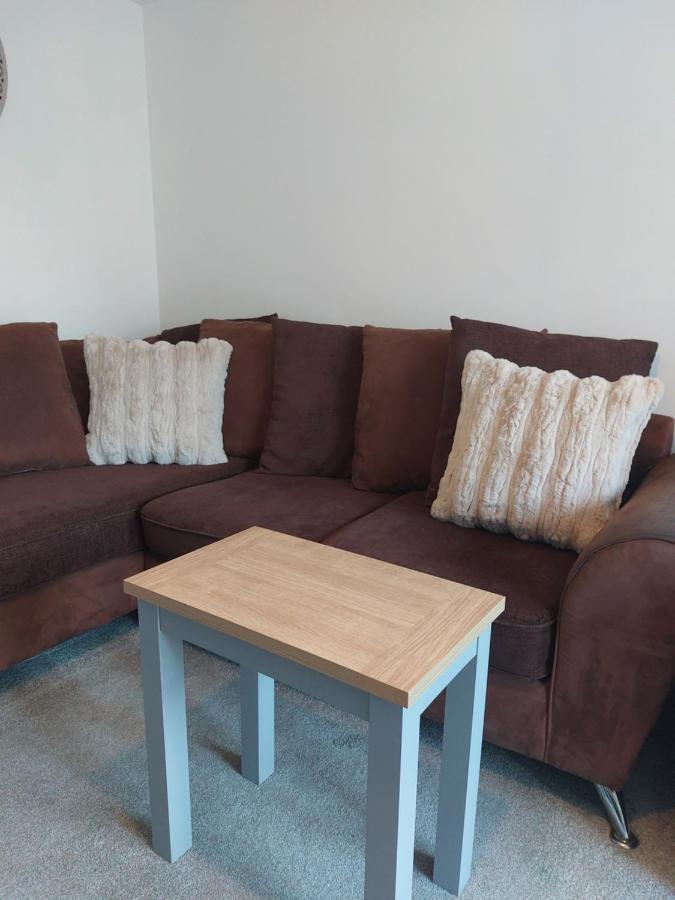 Beautiful 4-bedroom House With Private Garden & Parking * EDI