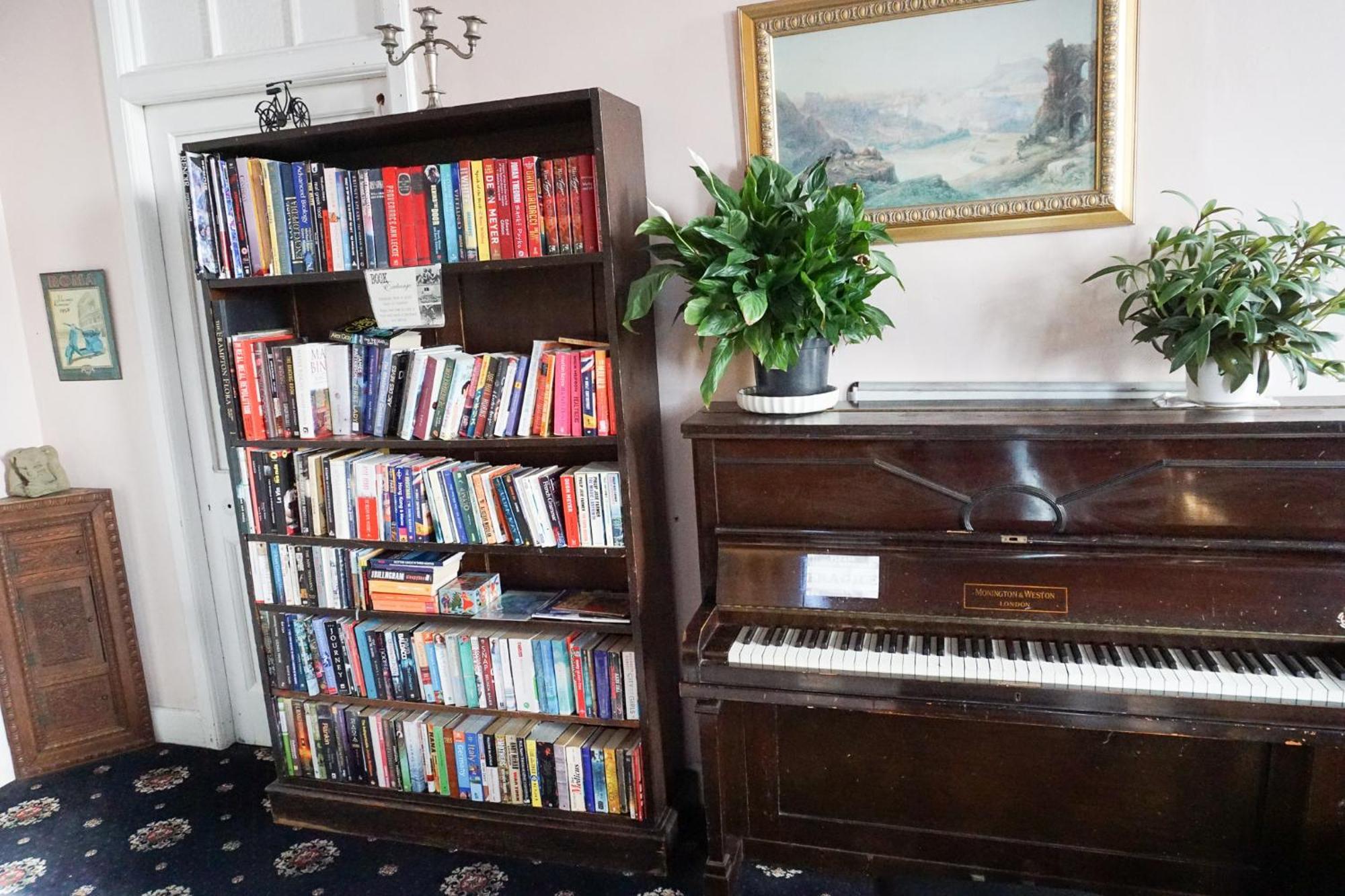 Castle Rock - Adults Only Hostel