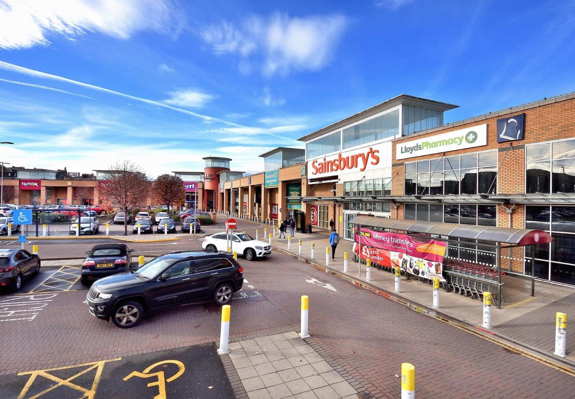 Modern Spacious Retreat Full Fibre Wi-fi & Free Parking Apartment