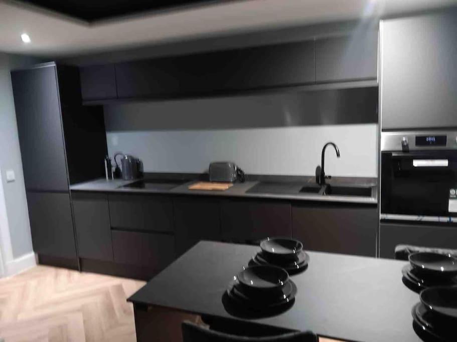Murrayfield Stadium Basement ,Murieston -3 Bed 3 Bath *