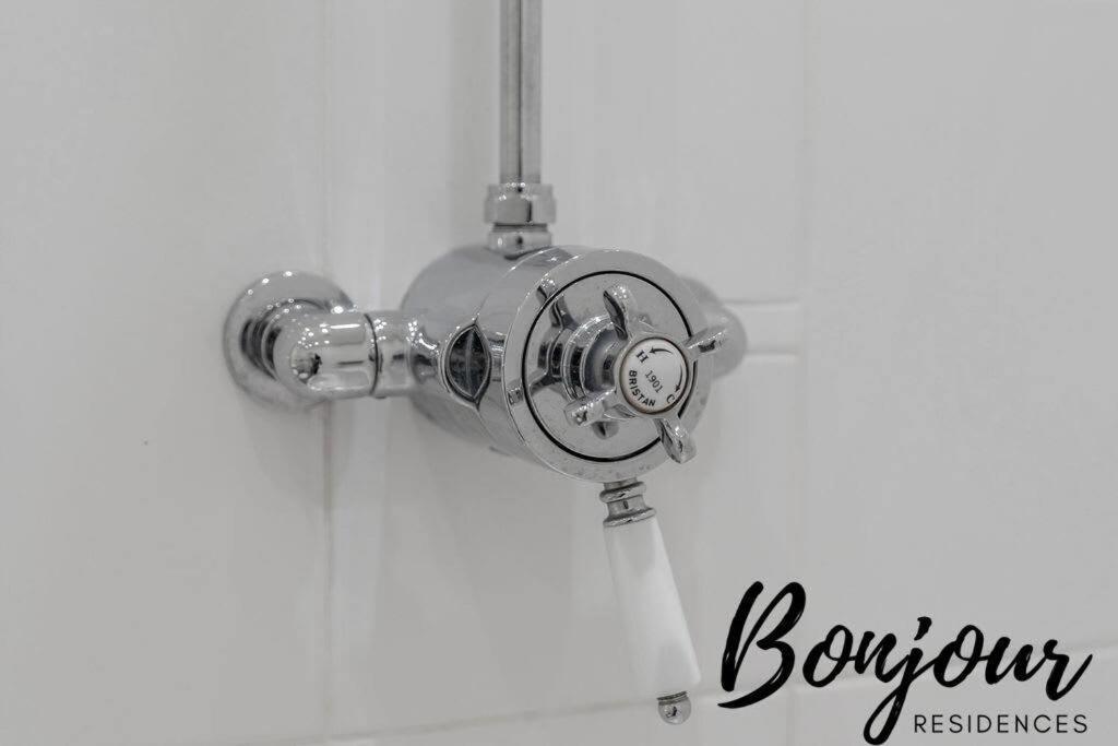 Clichy Ground Floor 1br-1 Ba, Shared Garden Access By Bonjour Residences * Edinburgh