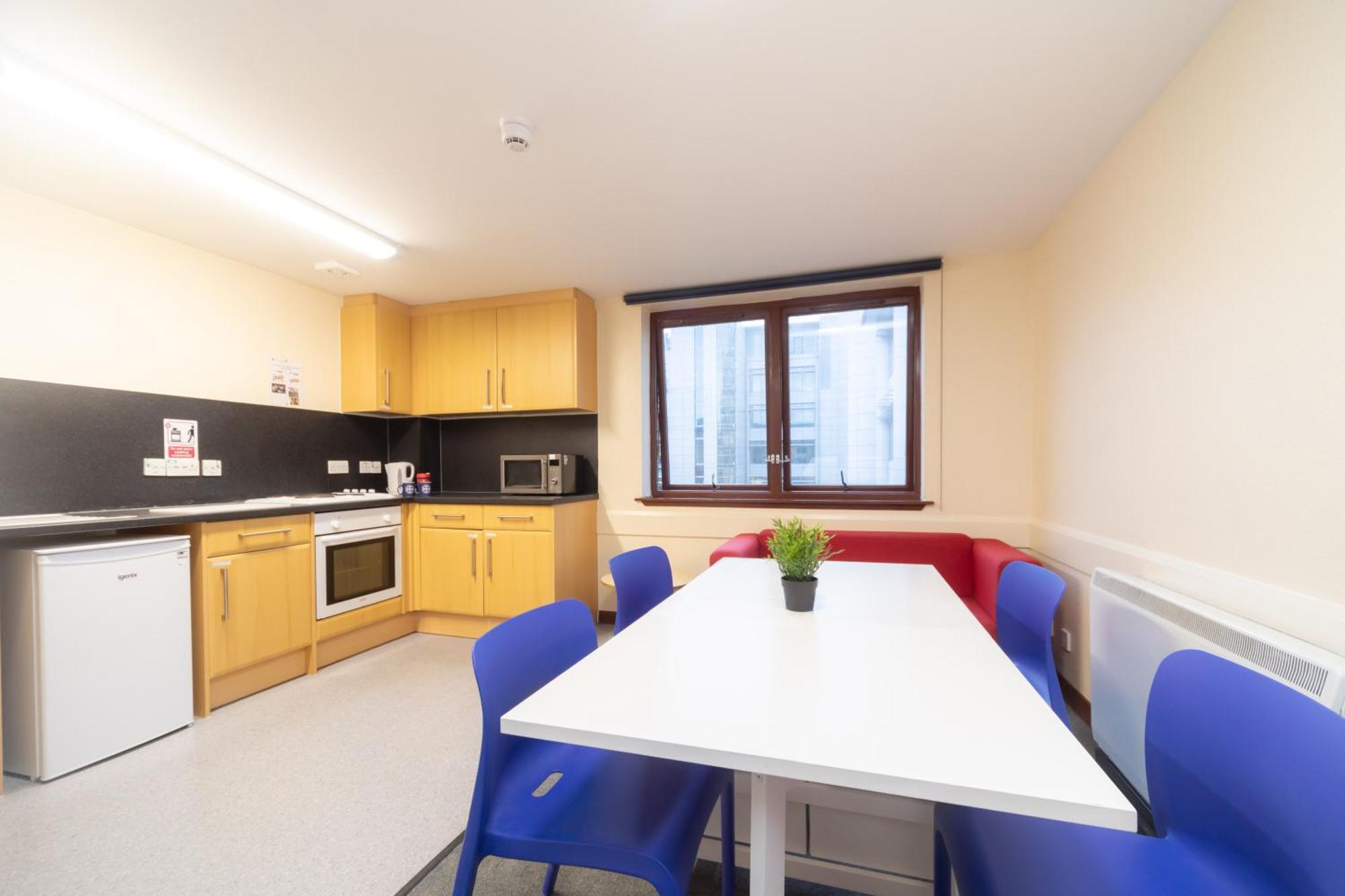 Apartment Joivy Economy 4 And 5 Bed Flats, Close To Old Town And Royal Mile - Adults Only *