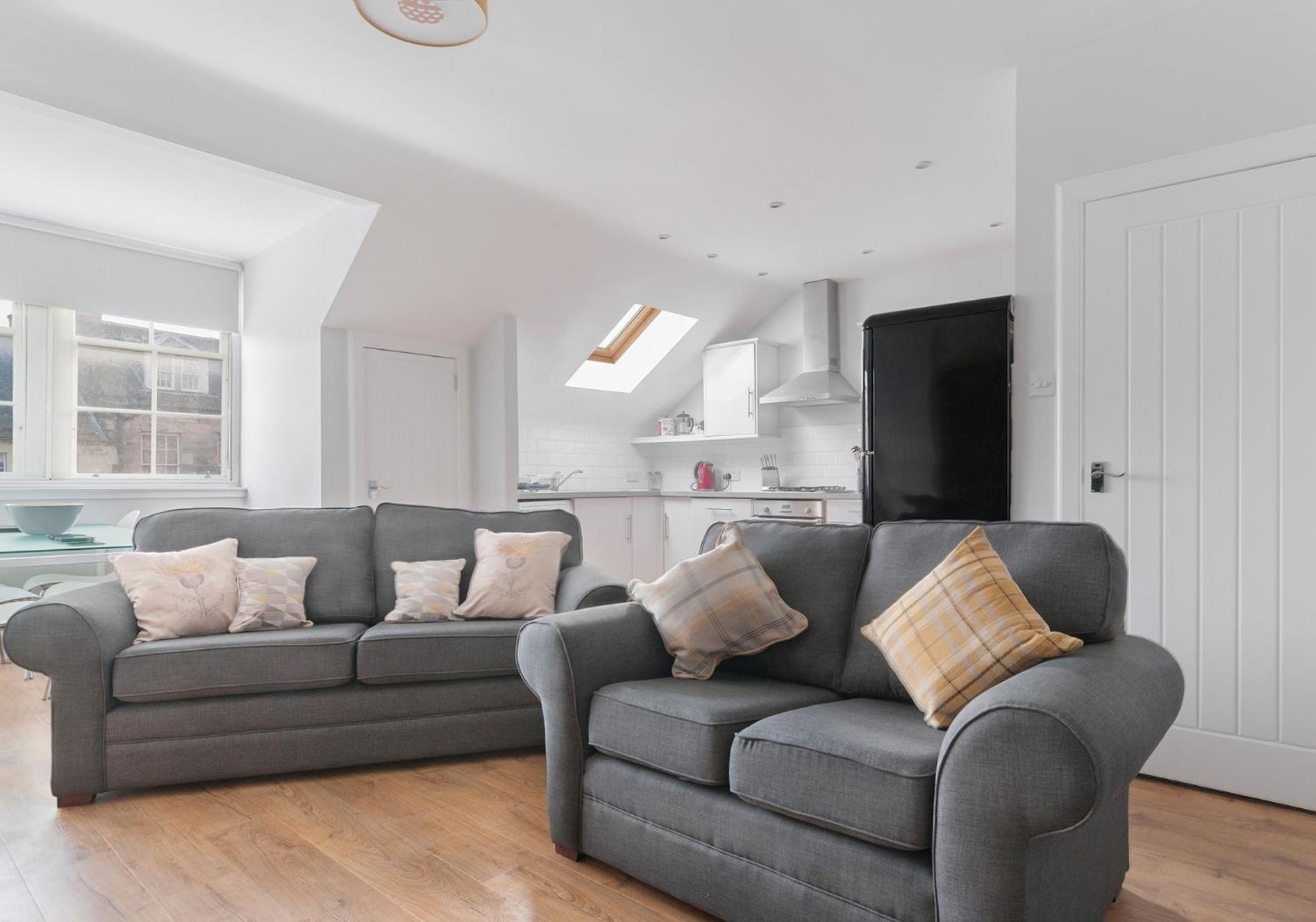 High Street Apartment Edinburgh