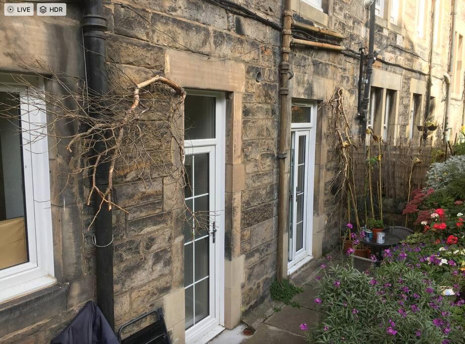 Holyrood Park: Lush & Arty 2 Double Bed Flat Apartment EDI
