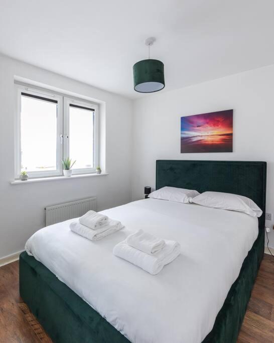 Apartment Stunning 1 Bd Flat In Lochend Park With A Patio Edinburgh