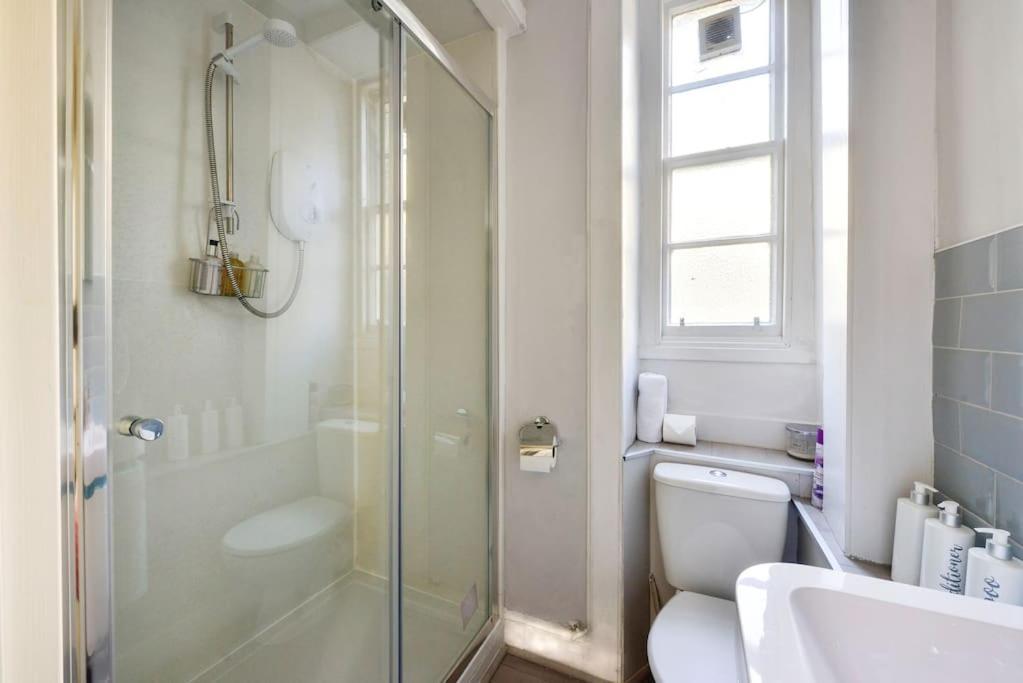 George Iv Bridge - Superbly Located 3 Bedroom! Apartment