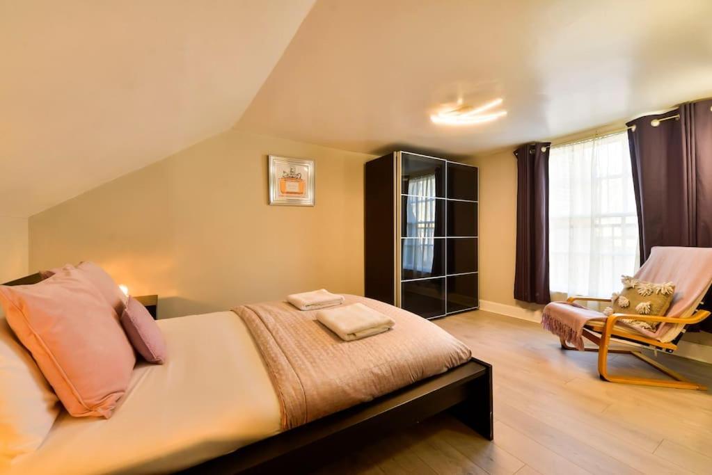 Apartment George Iv Bridge - Superbly Located 3 Bedroom!