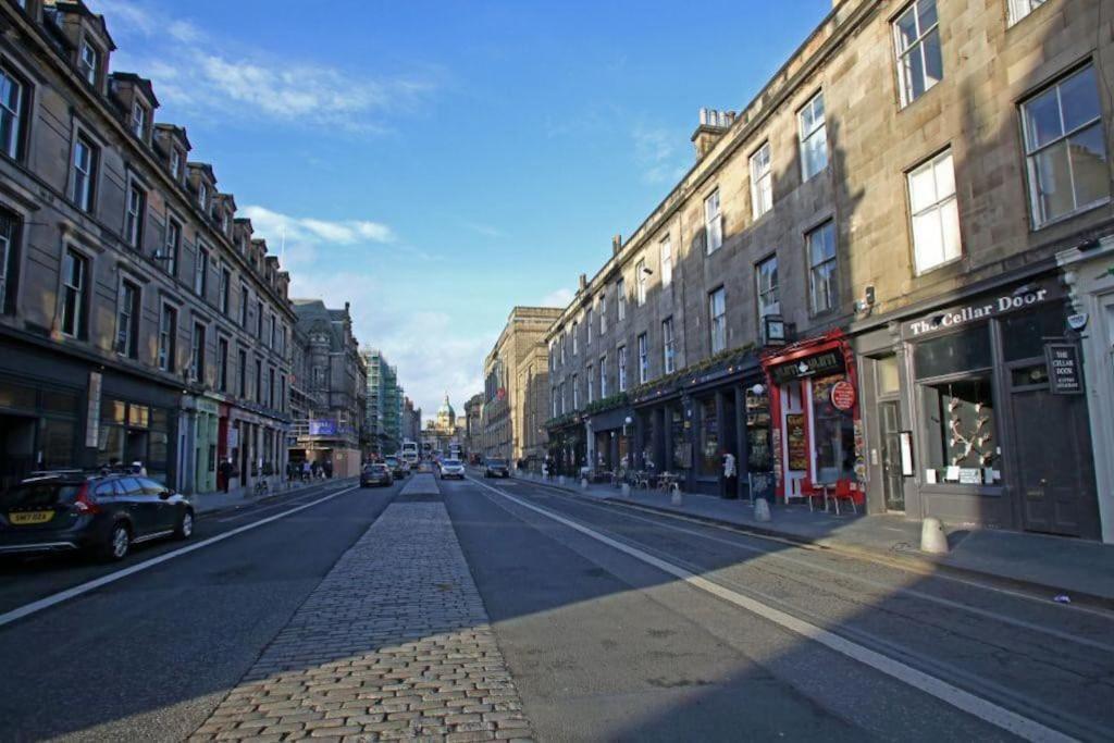 George Iv Bridge - Superbly Located 3 Bedroom! Apartment *