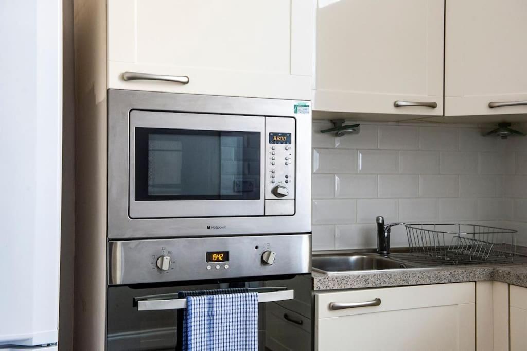 George Iv Bridge - Superbly Located 3 Bedroom!