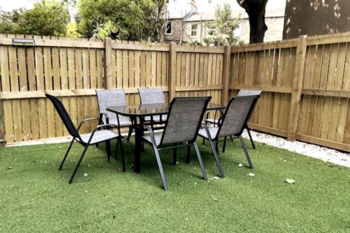 Apartment Montgomery Lovely 3 Bedroom With Private Garden In Centre *