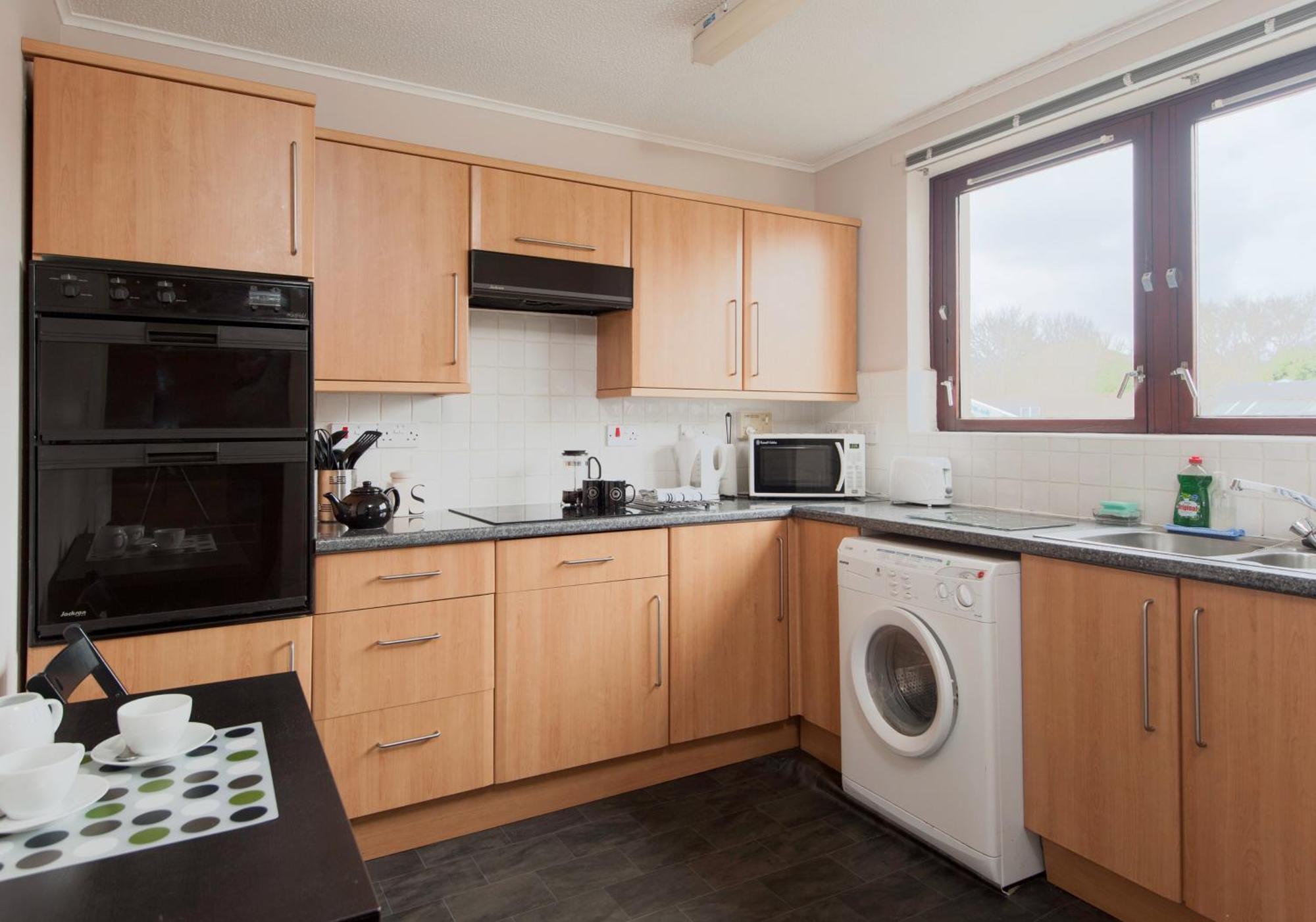 Logie Green Road * EDI