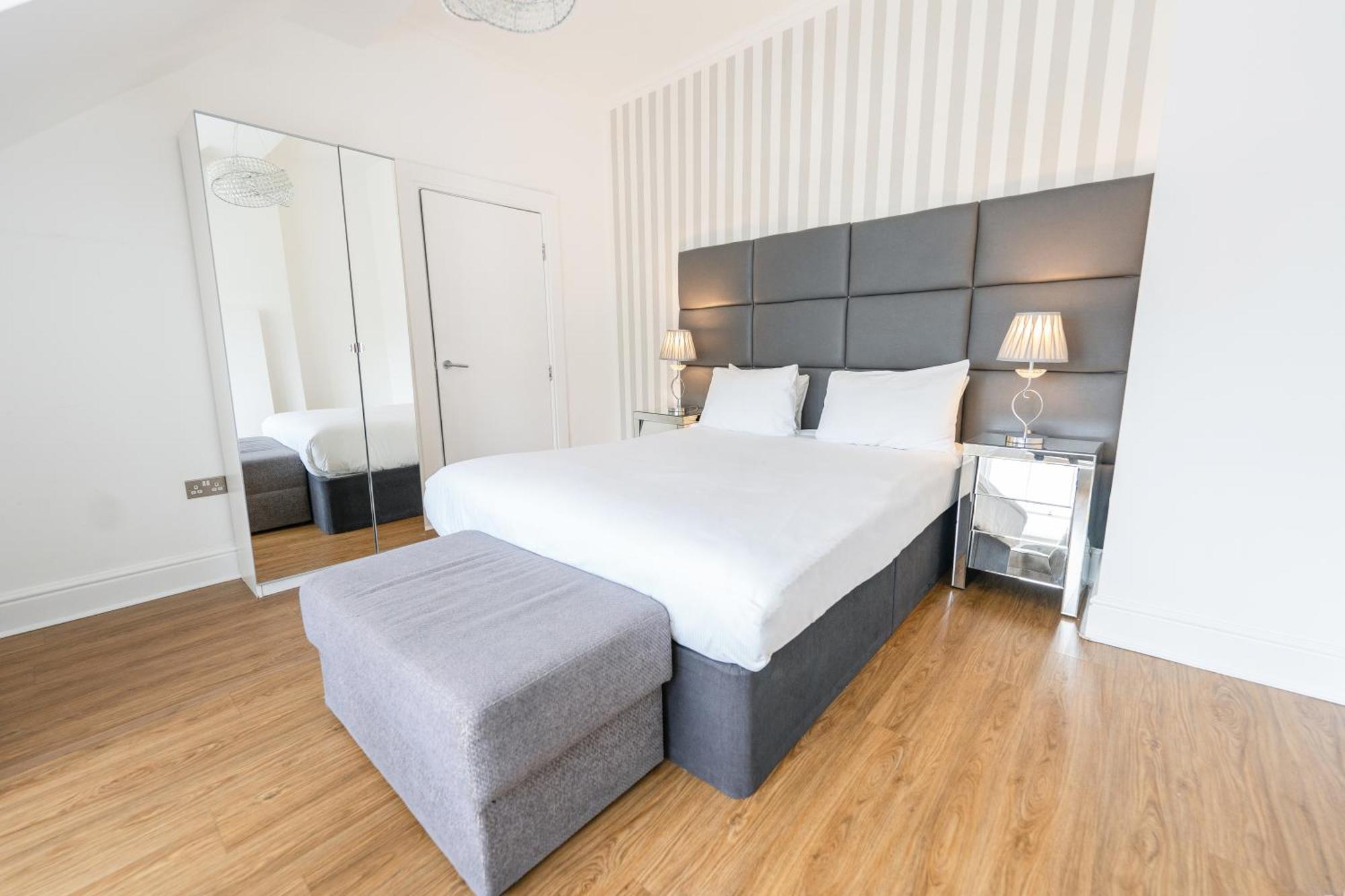 Castle Aparthotel EDI