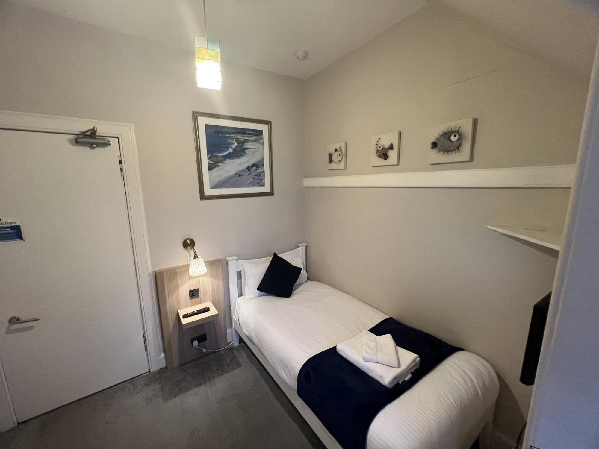 Ardenlee Guest house 3*