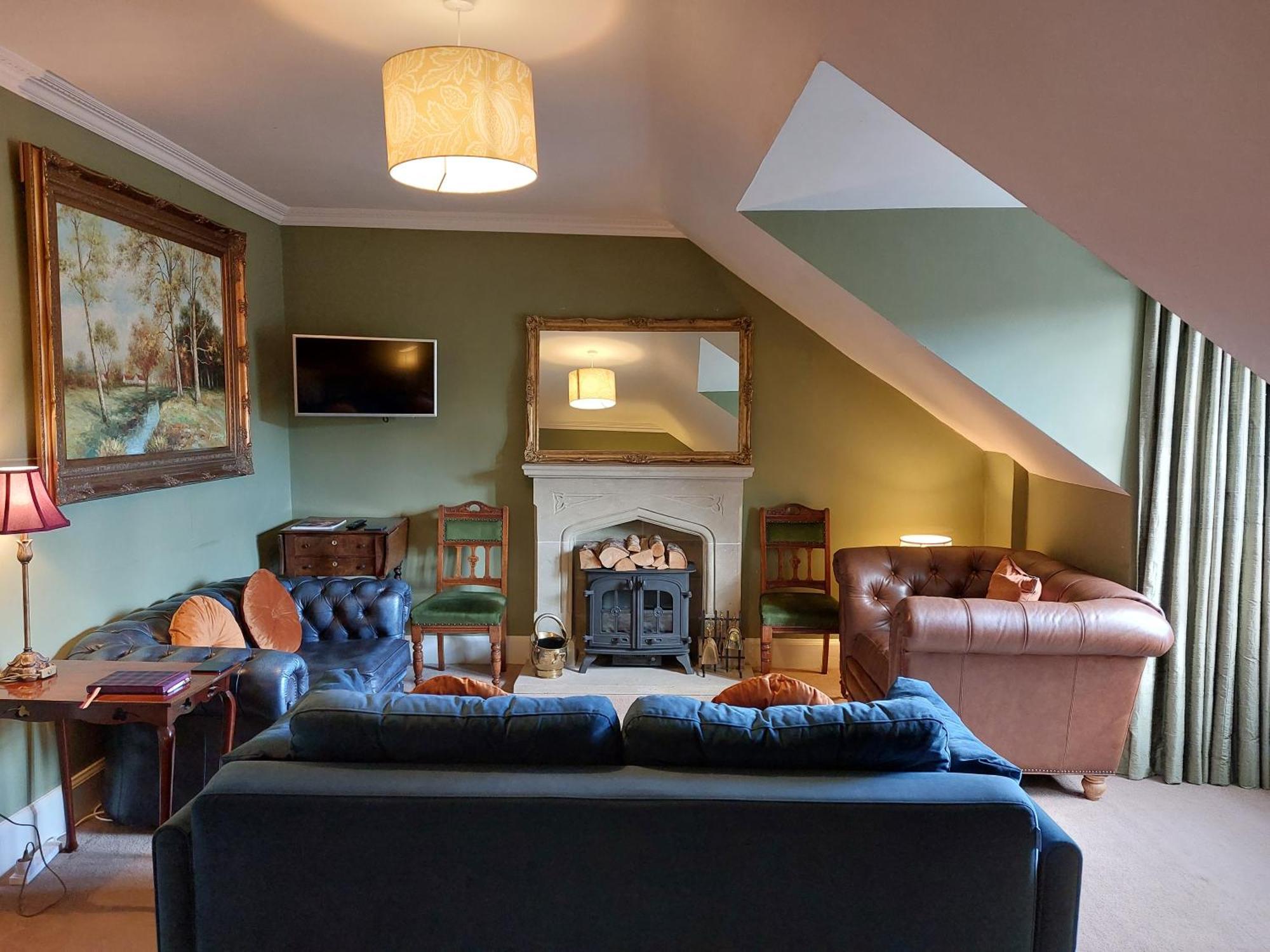 Stunning 5br Royal Mile Penthouse Apartment EDI