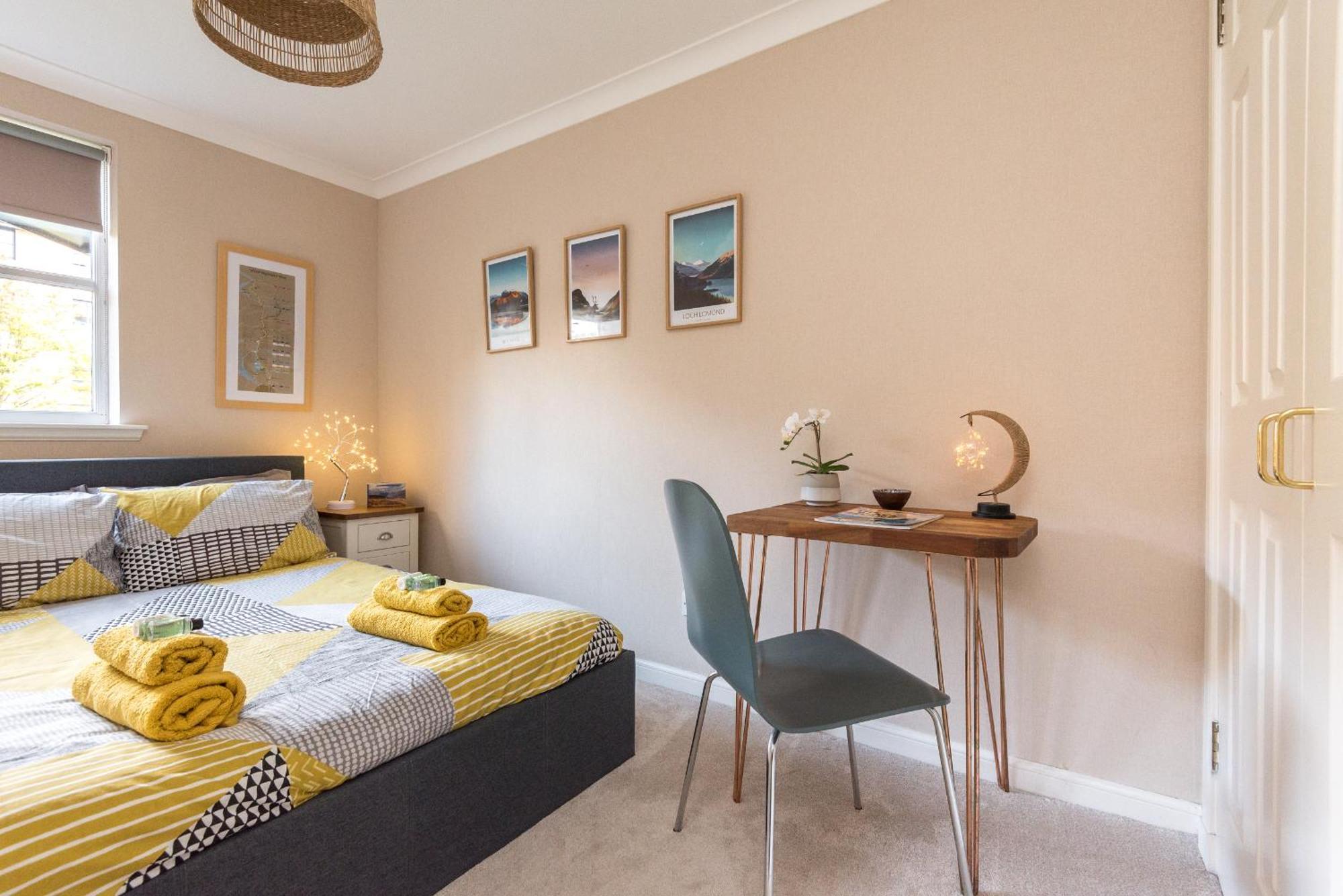 Cosy Roseburn Apartment, - 2 Bedrooms, Free Parking * EDI