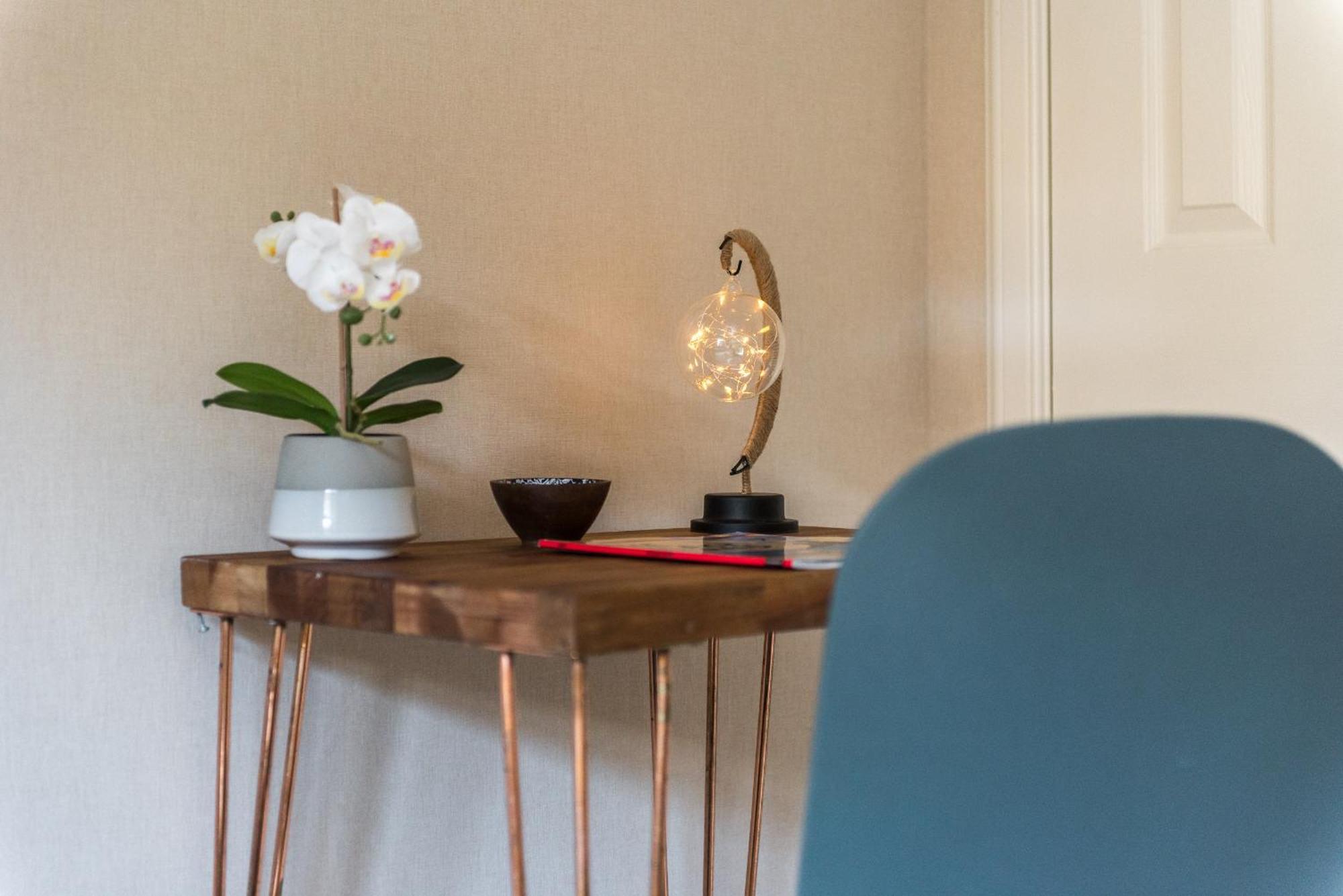 Cosy Roseburn Apartment, - 2 Bedrooms, Free Parking Apartment EDI