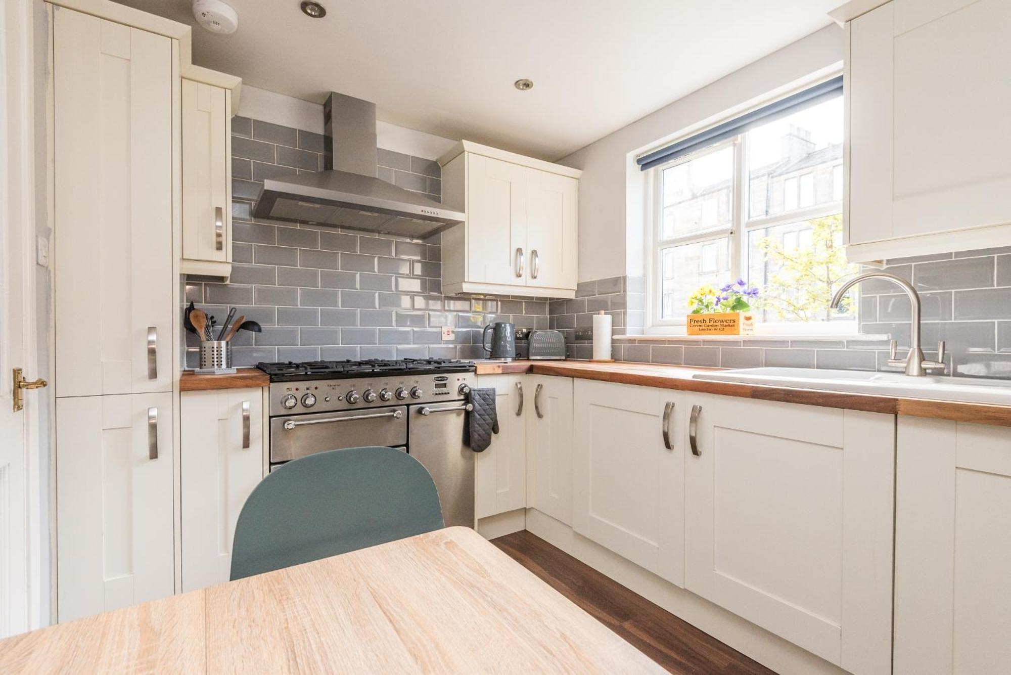 Apartment Cosy Roseburn Apartment, - 2 Bedrooms, Free Parking