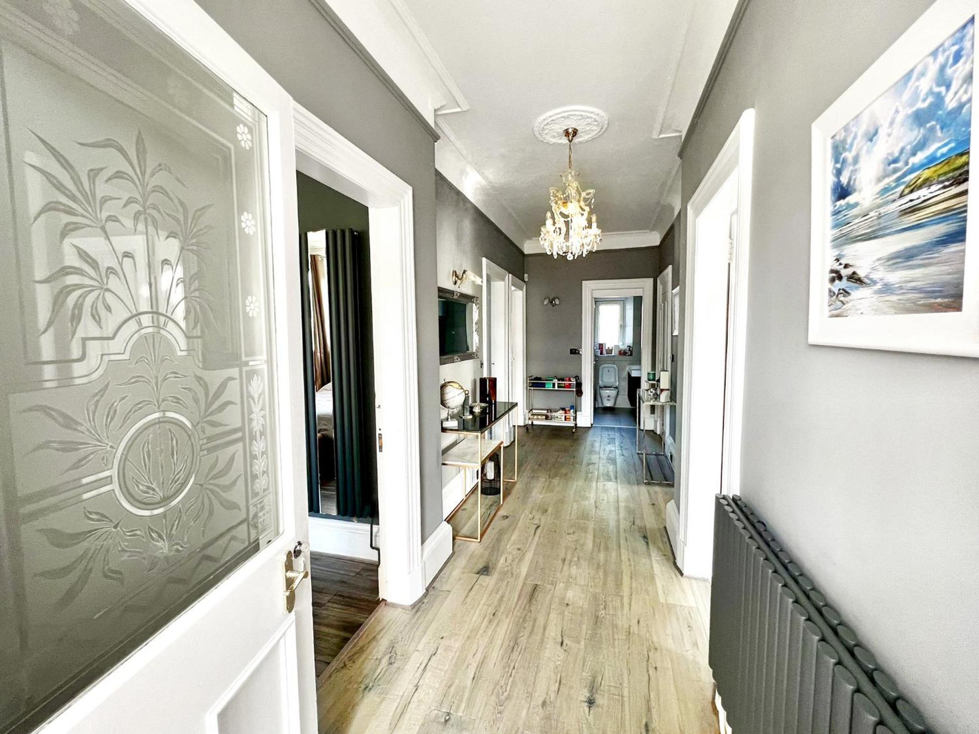 Apartment Immanuel House - Modern Luxury Victorian 1872 - Free Parking & Fast Fibre Optic Wifi Edinburgh