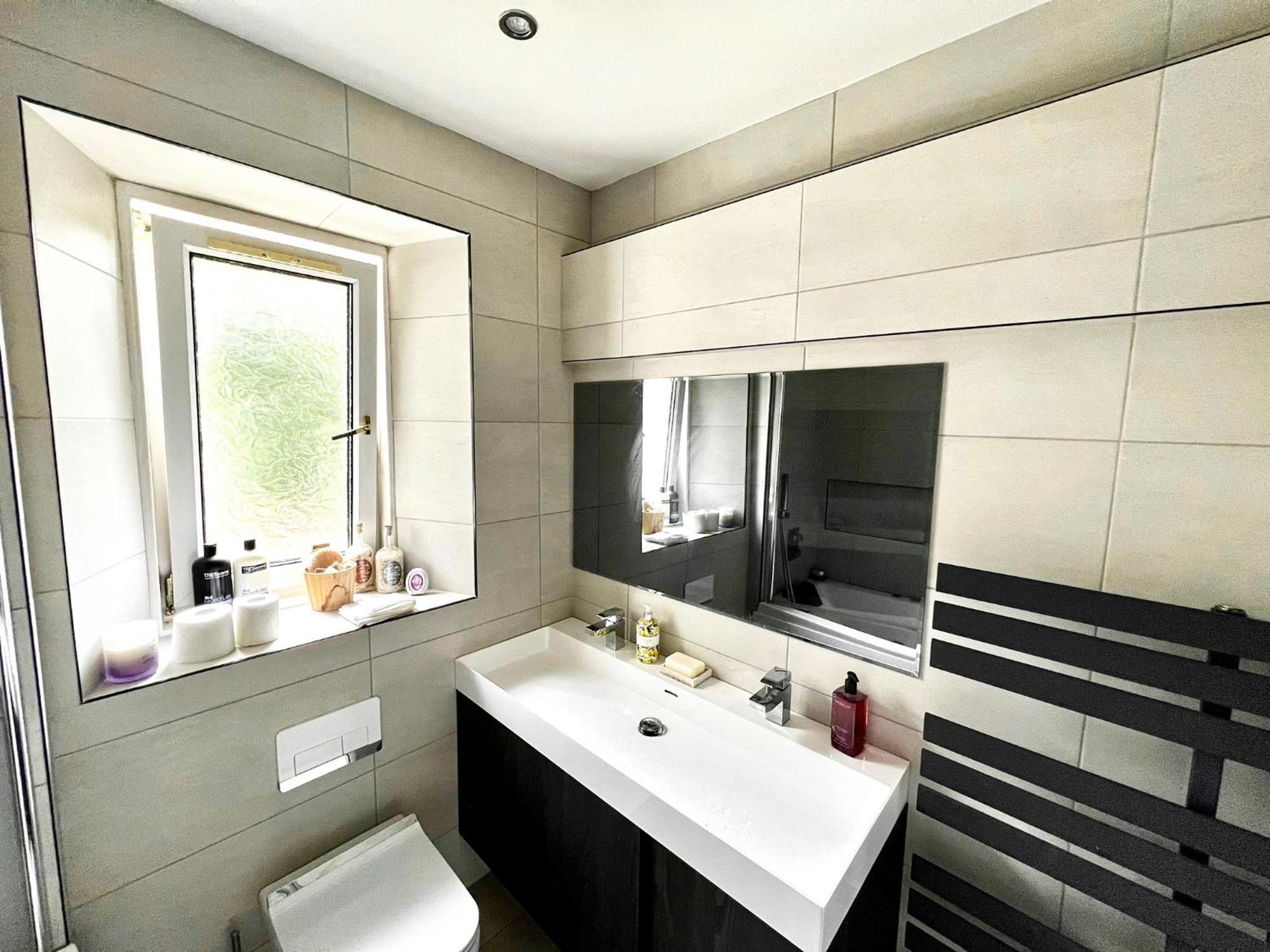 Immanuel House - Modern Luxury Victorian 1872 - Free Parking & Fast Fibre Optic Wifi Apartment