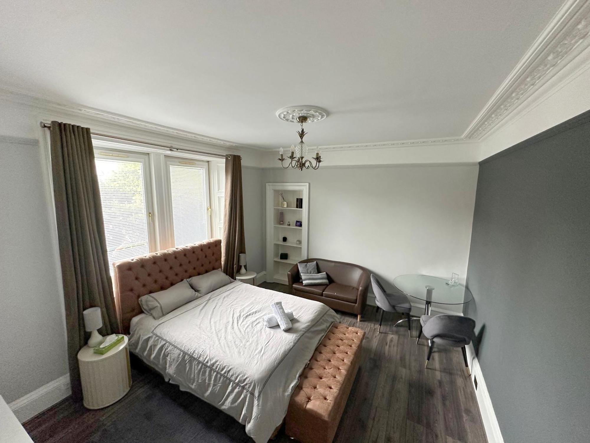 Immanuel House - Modern Luxury Victorian 1872 - Free Parking & Fast Fibre Optic Wifi * Edinburgh