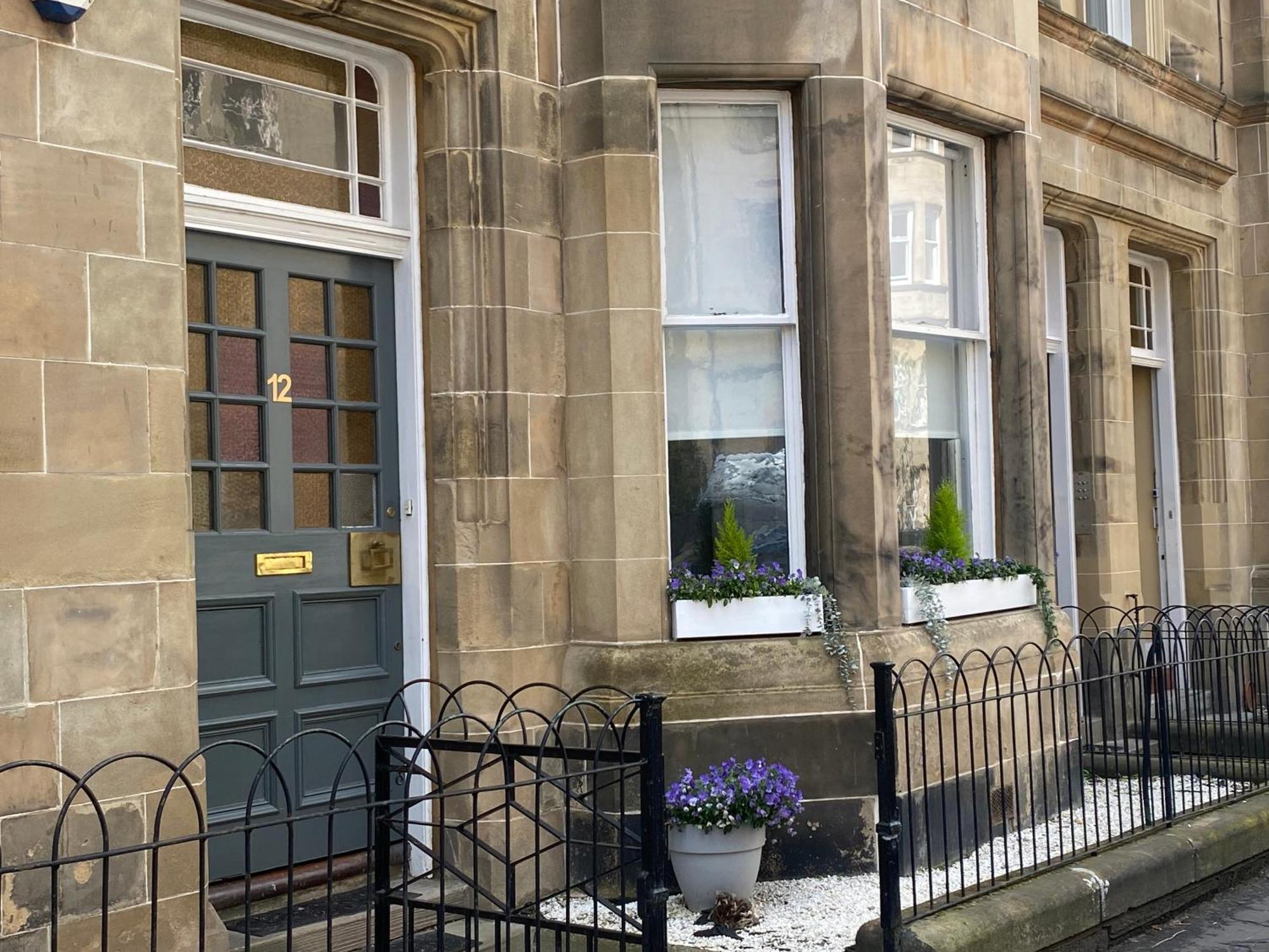 Lovely Main Door 2 Bed