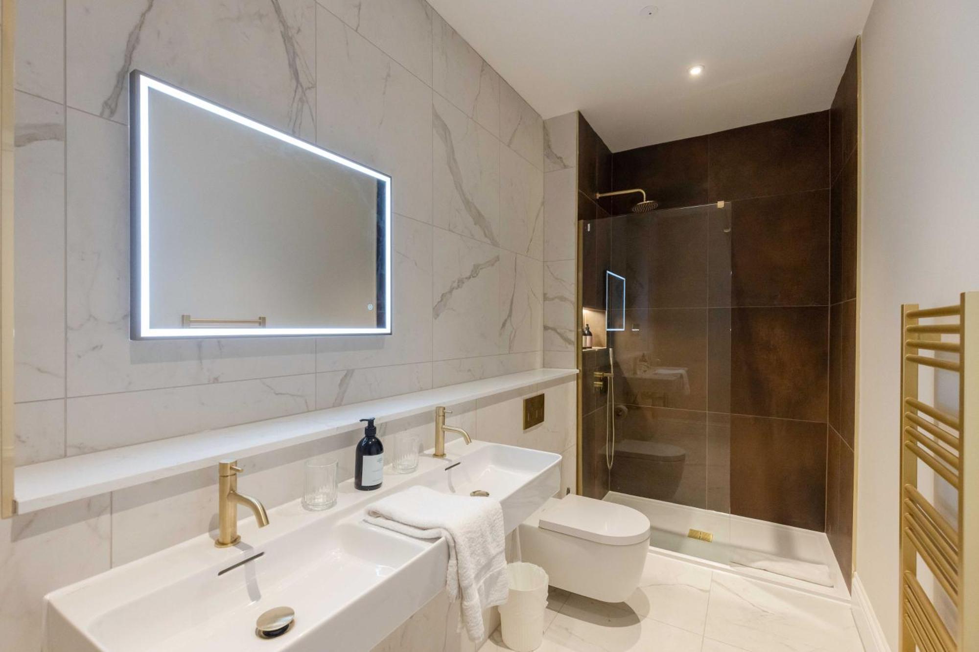 Dragon Luxury Serviced At Walker Street Apartment