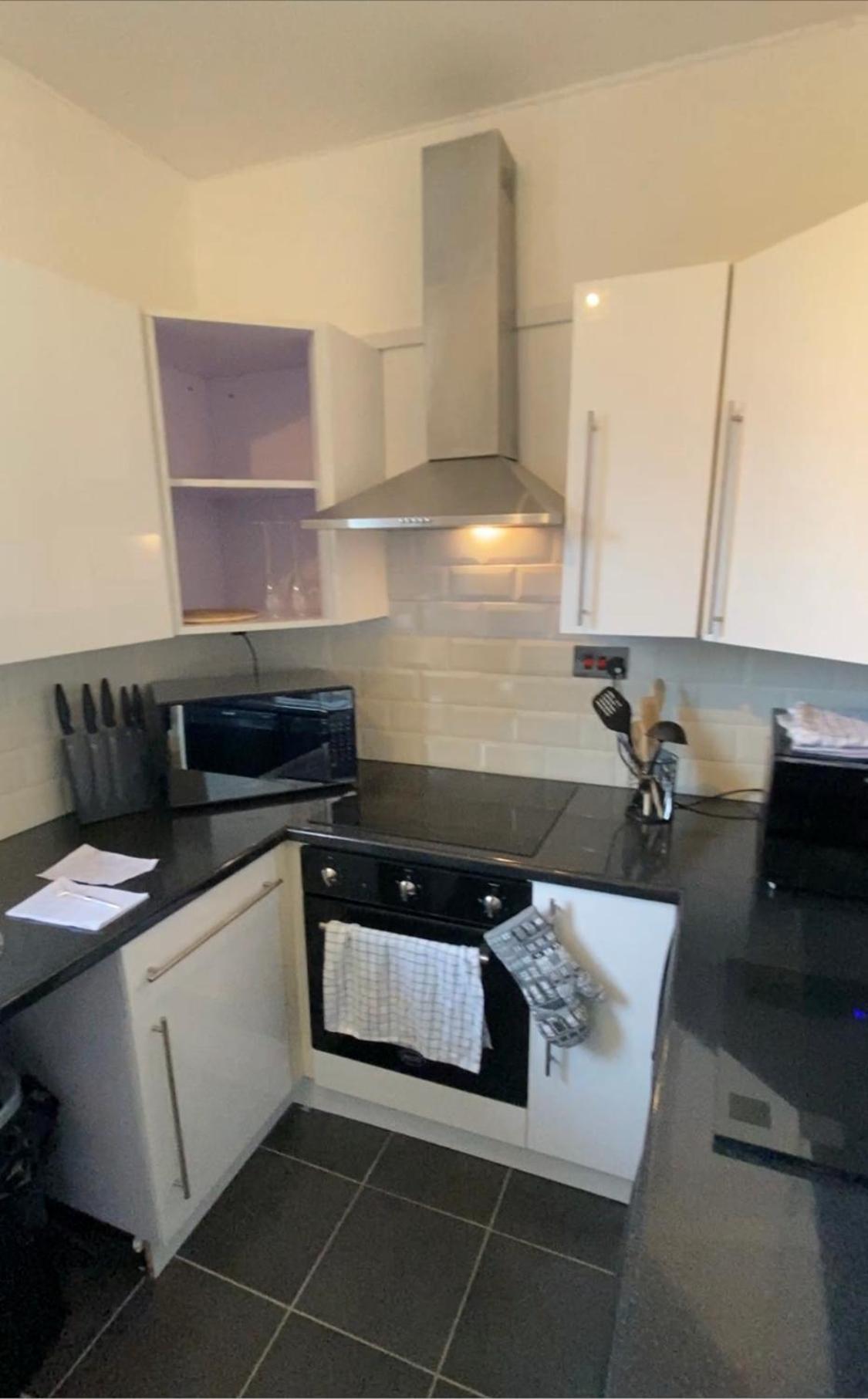 Modern Quiet Center Airport 2 Bedroom Apartment EDI