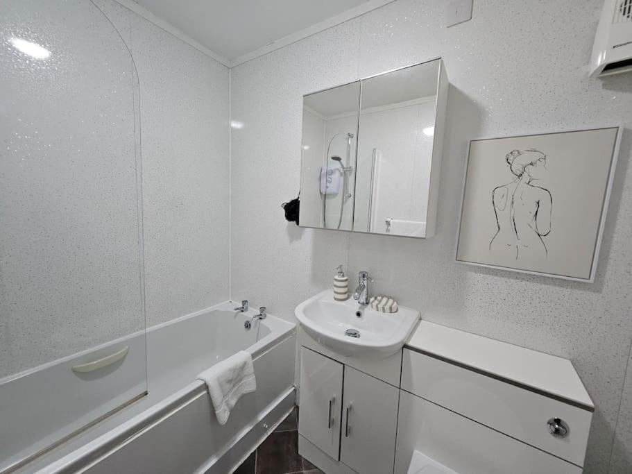 Sensational At South Bridge Apartment Edinburgh