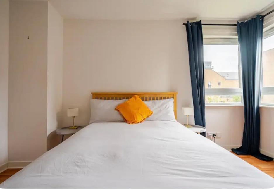 Modern Spacious Retreat With Free Parking And Private Balcony * Edinburgh