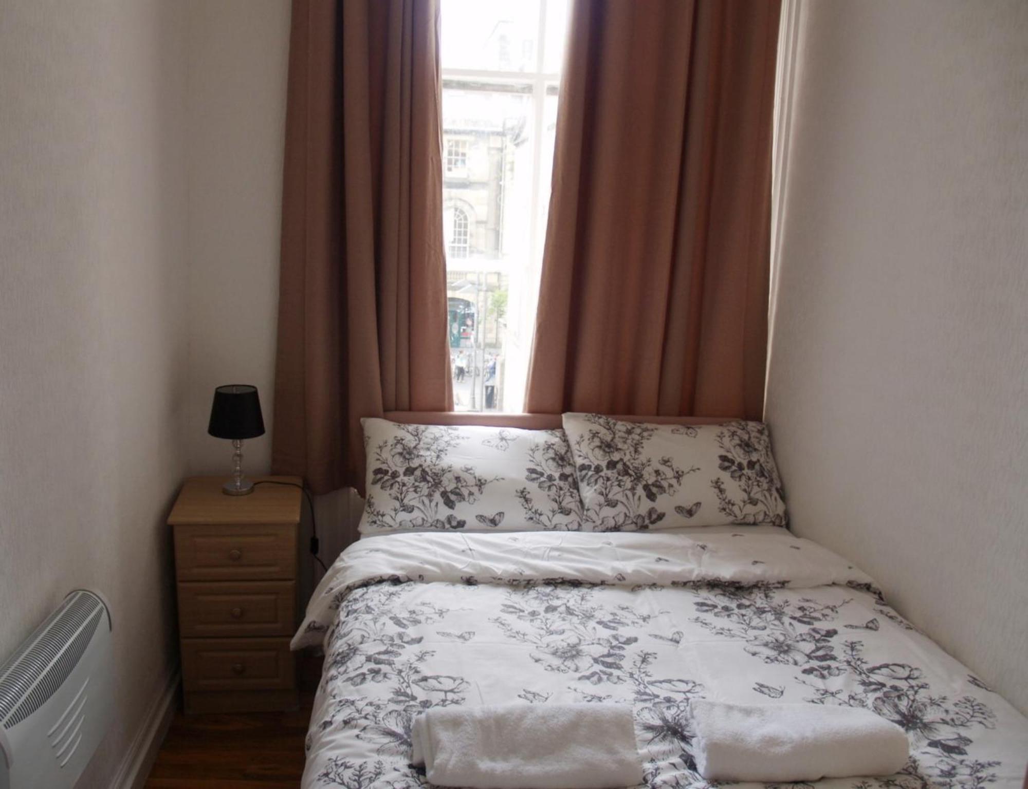 Niddry Street Apartment *