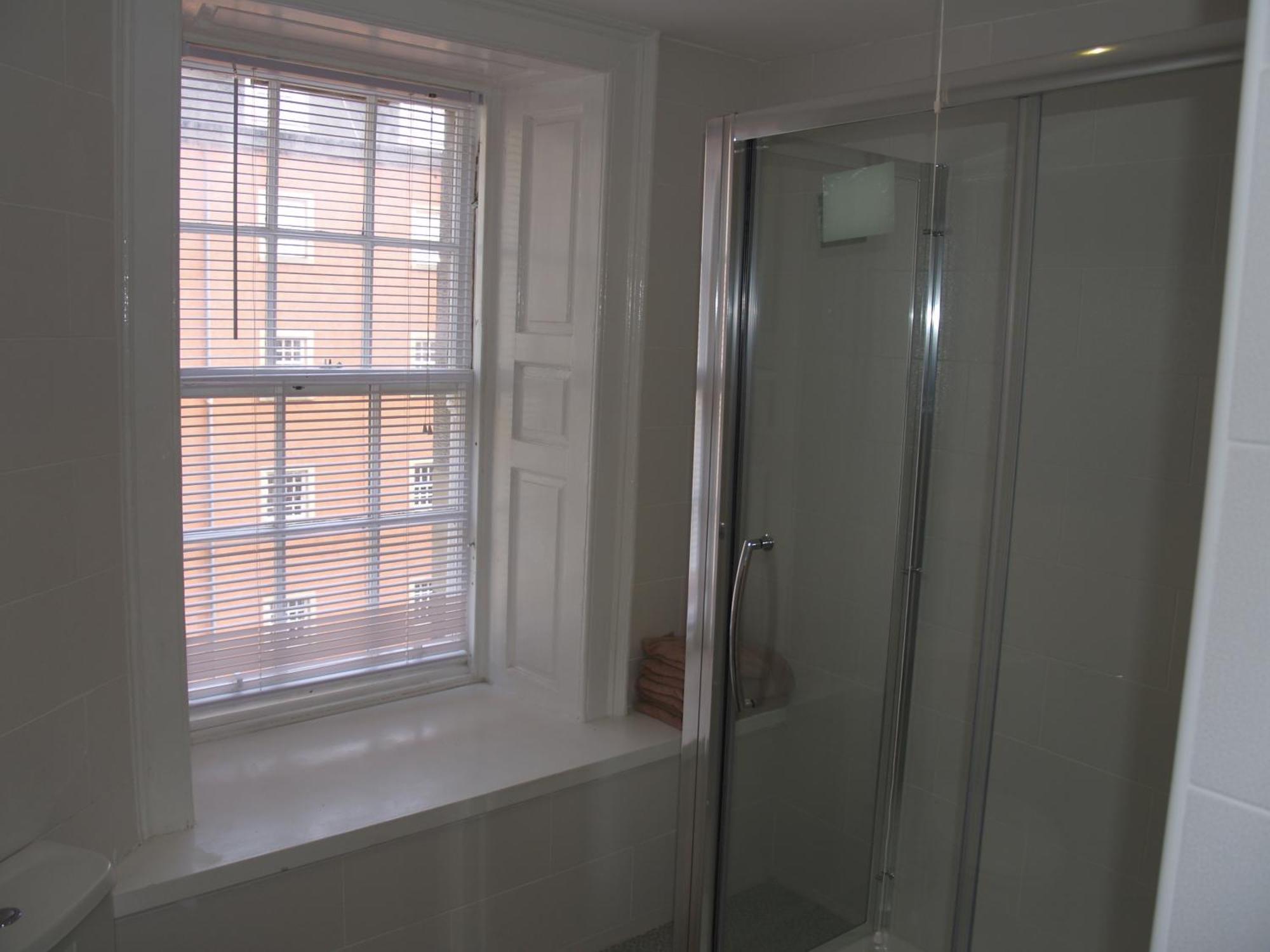 Niddry Street Apartment EDI