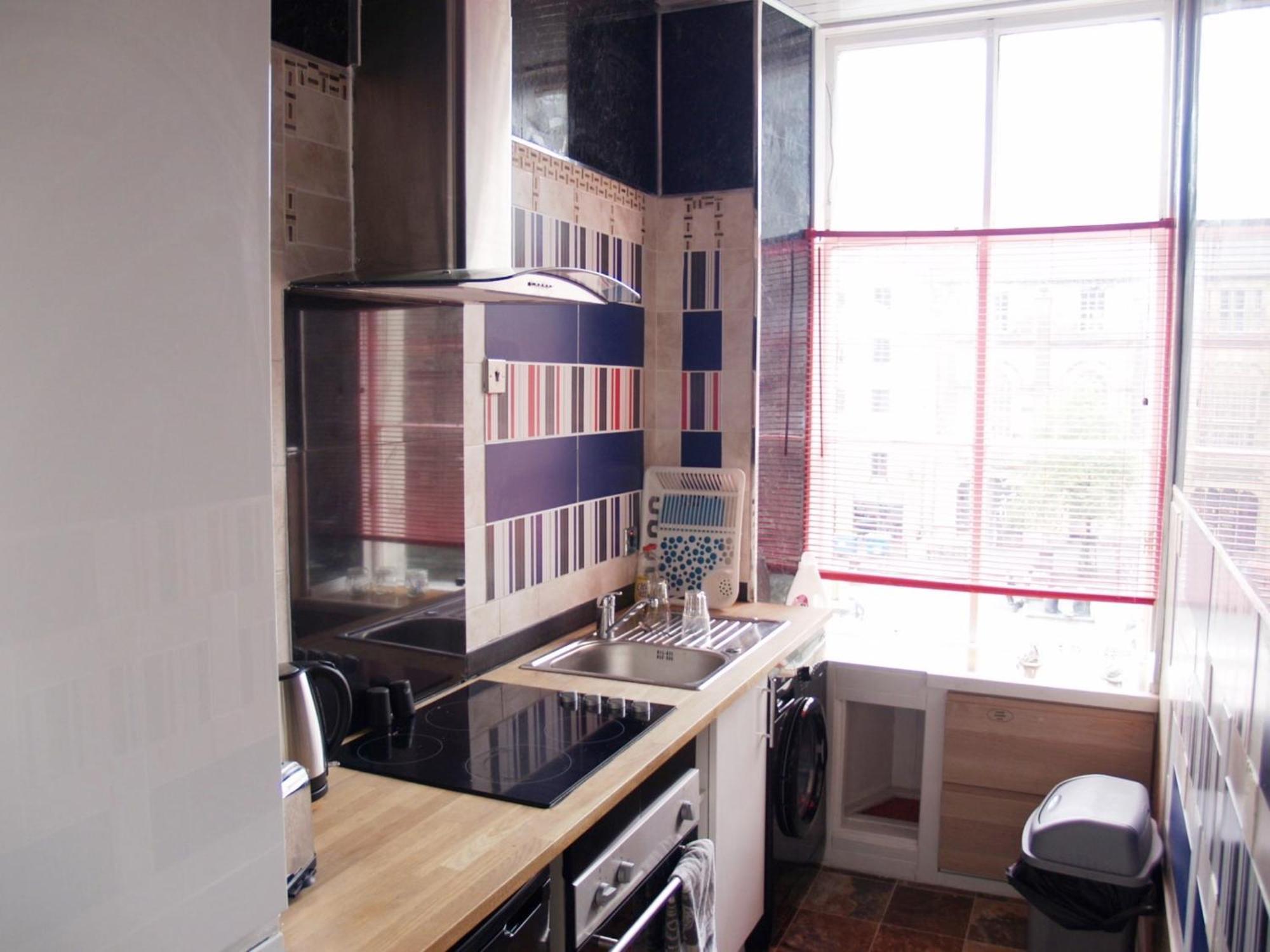 Niddry Street Apartment *