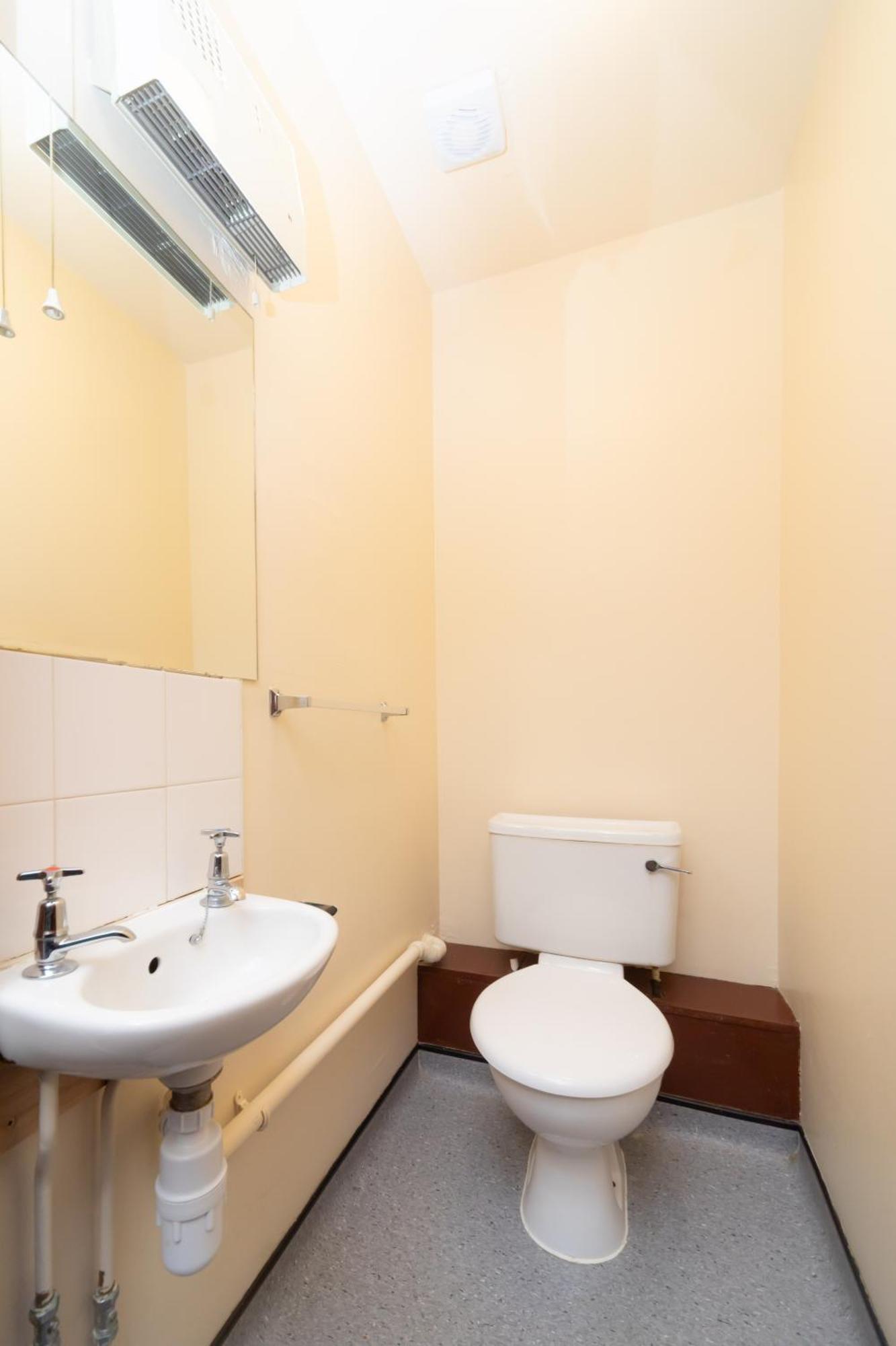 Joivy Economy 4 And 5 Bed Flats, Close To Old Town And Royal Mile - Adults Only EDI