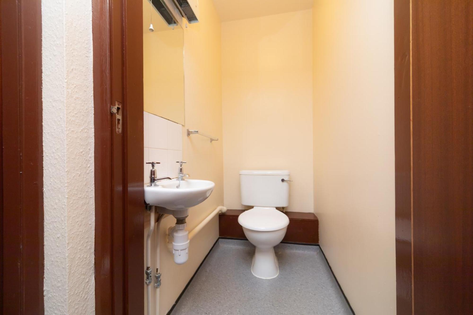 Joivy Economy 4 And 5 Bed Flats, Close To Old Town And Royal Mile - Adults Only Apartment EDI