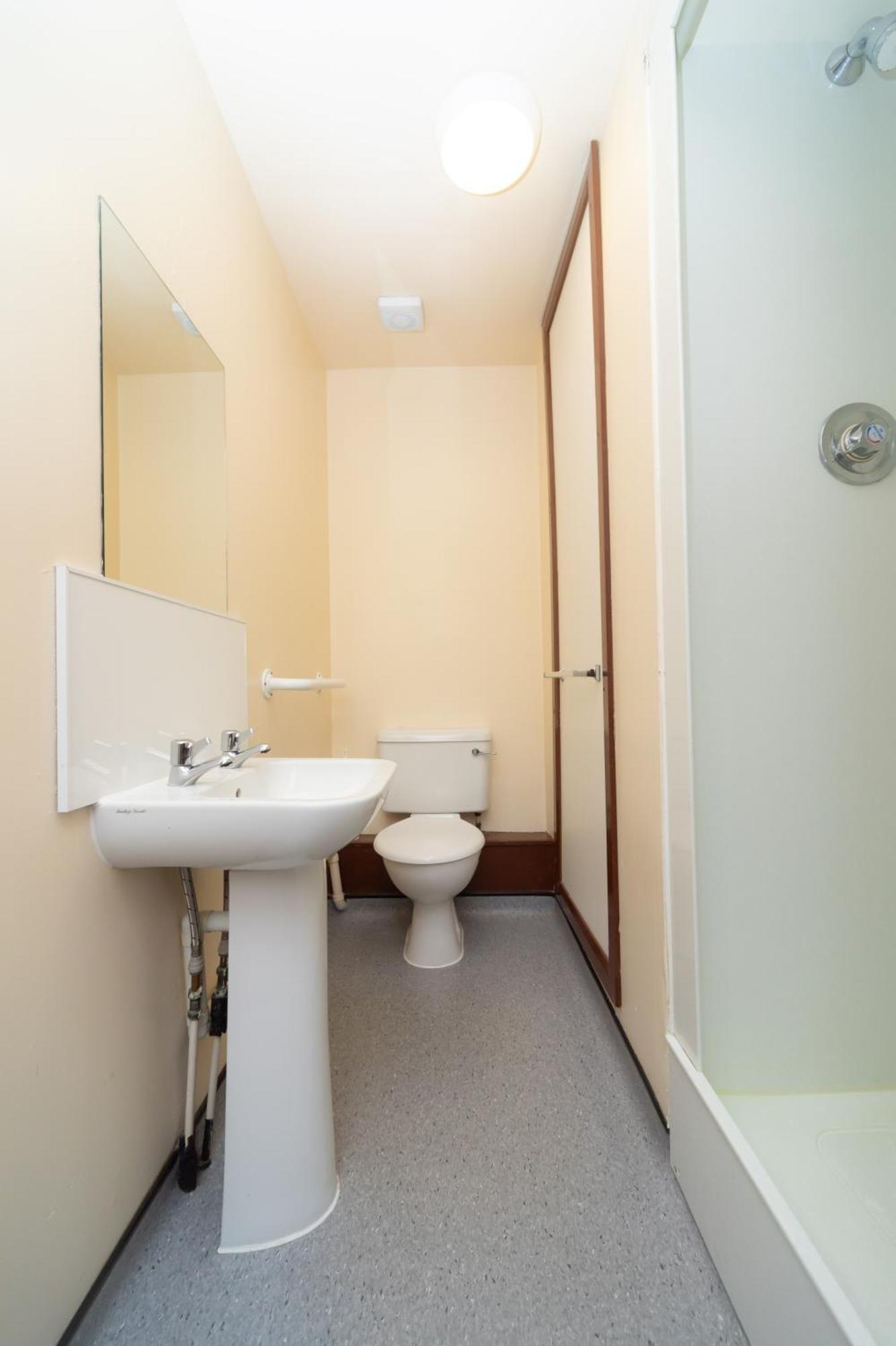 Joivy Economy 4 And 5 Bed Flats, Close To Old Town And Royal Mile - Adults Only Apartment *