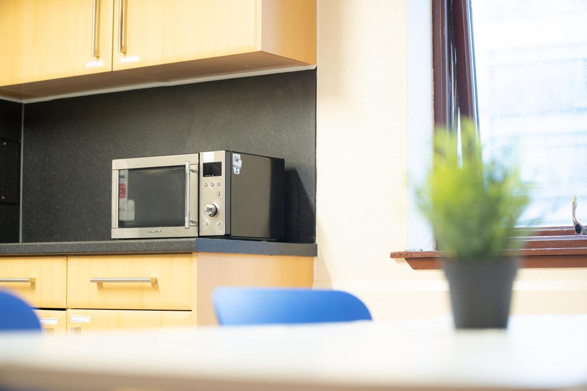 Joivy Economy 4 And 5 Bed Flats, Close To Old Town And Royal Mile - Adults Only *