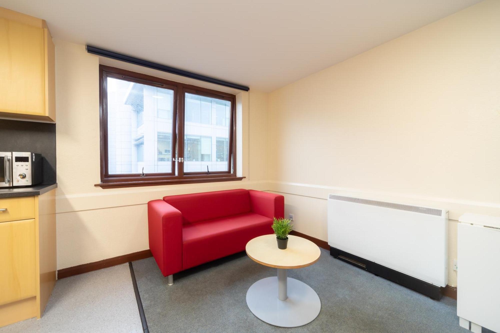 Joivy Economy 4 And 5 Bed Flats, Close To Old Town And Royal Mile - Adults Only Apartment