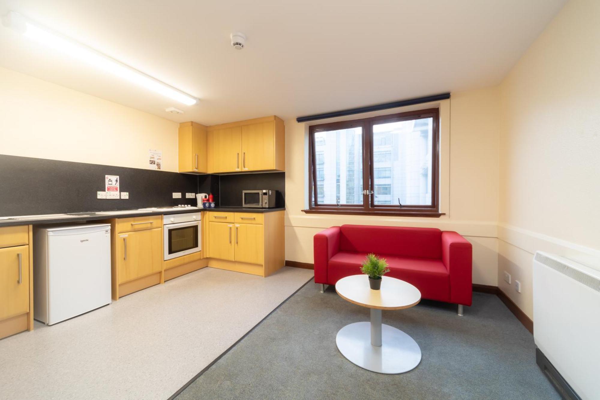 Joivy Economy 4 And 5 Bed Flats, Close To Old Town And Royal Mile - Adults Only *