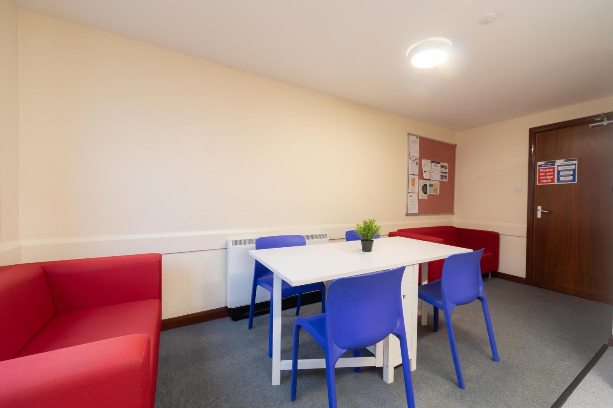 Apartment Joivy Economy 4 And 5 Bed Flats, Close To Old Town And Royal Mile - Adults Only