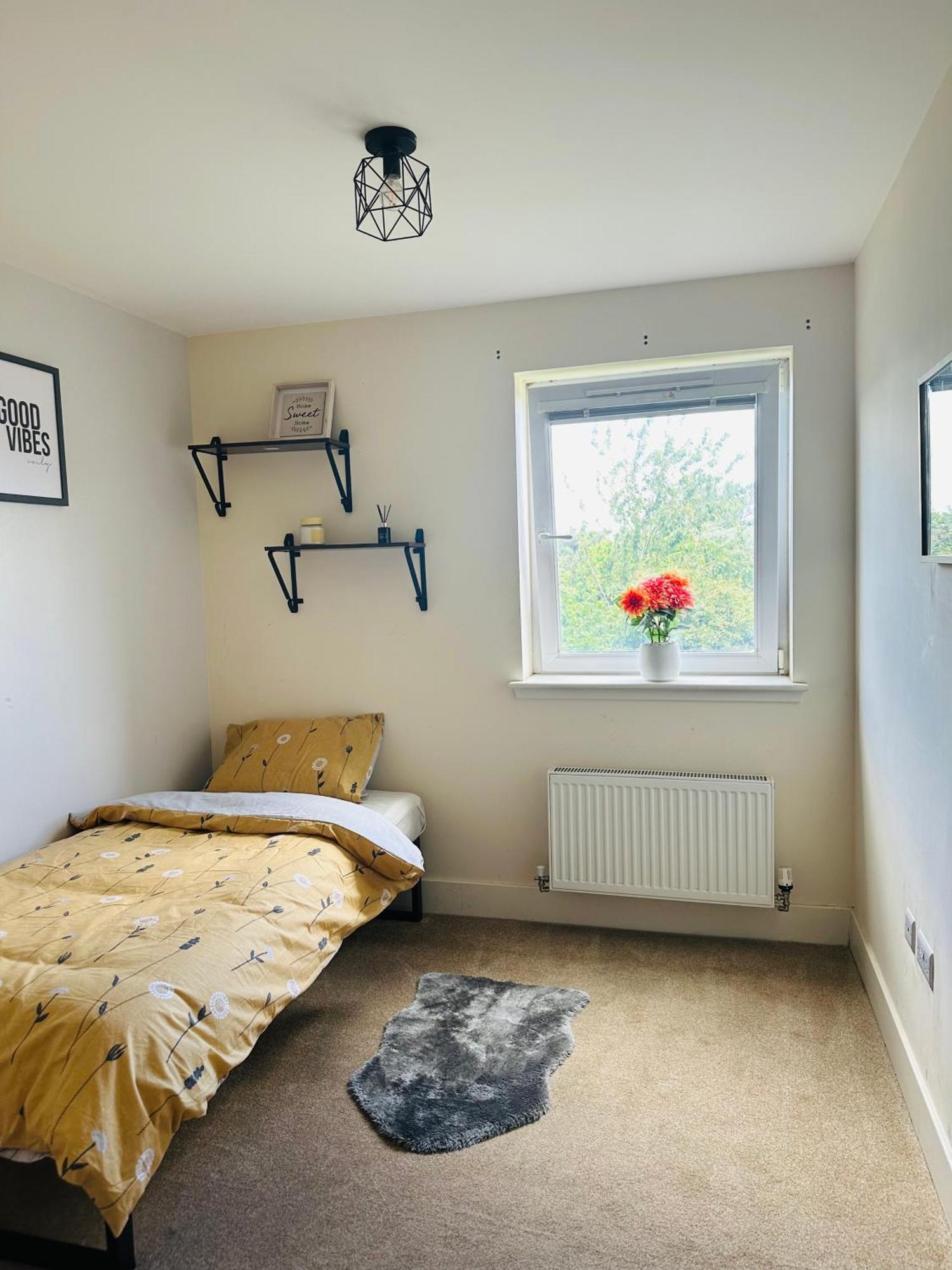 Apartment Stunning 2 Bedroom Flat In