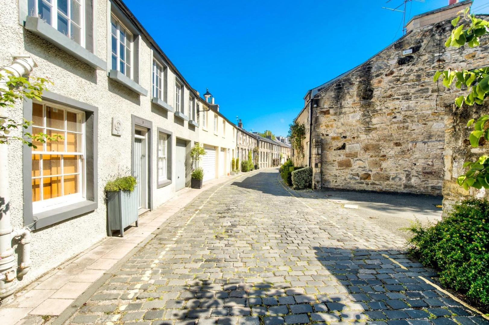 Guestready - Beautiful New Town Studio, With Patio Apartment *