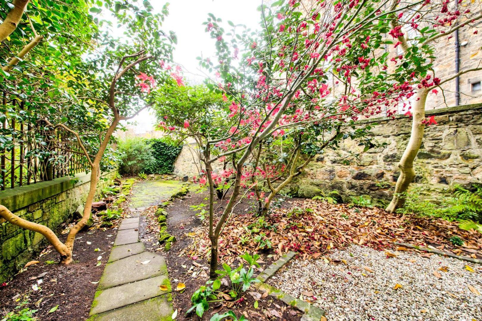 Apartment Guestready - Beautiful New Town Studio, With Patio *