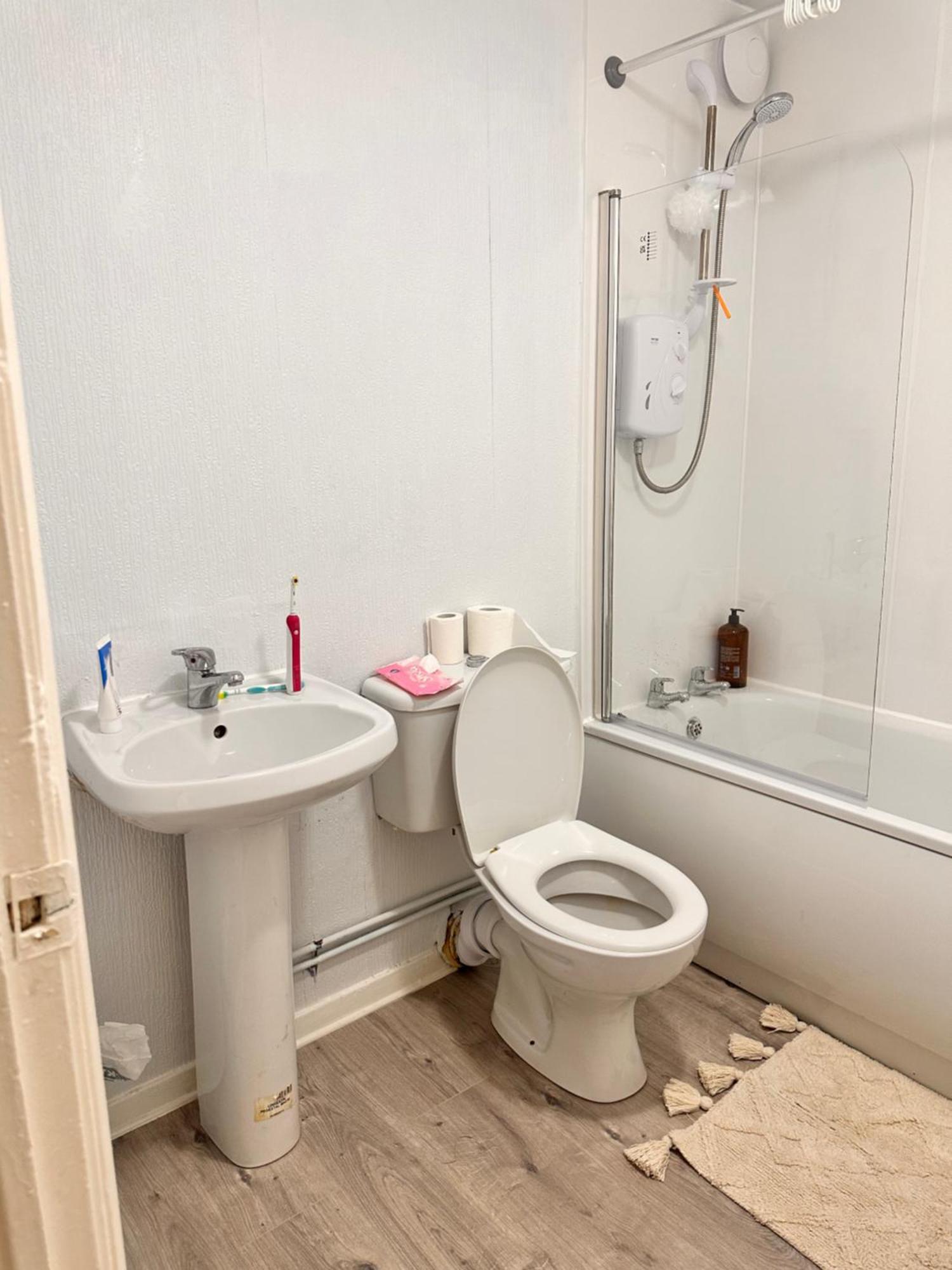 Homestay Double Close To Airport And Heriot Watt Edinburgh