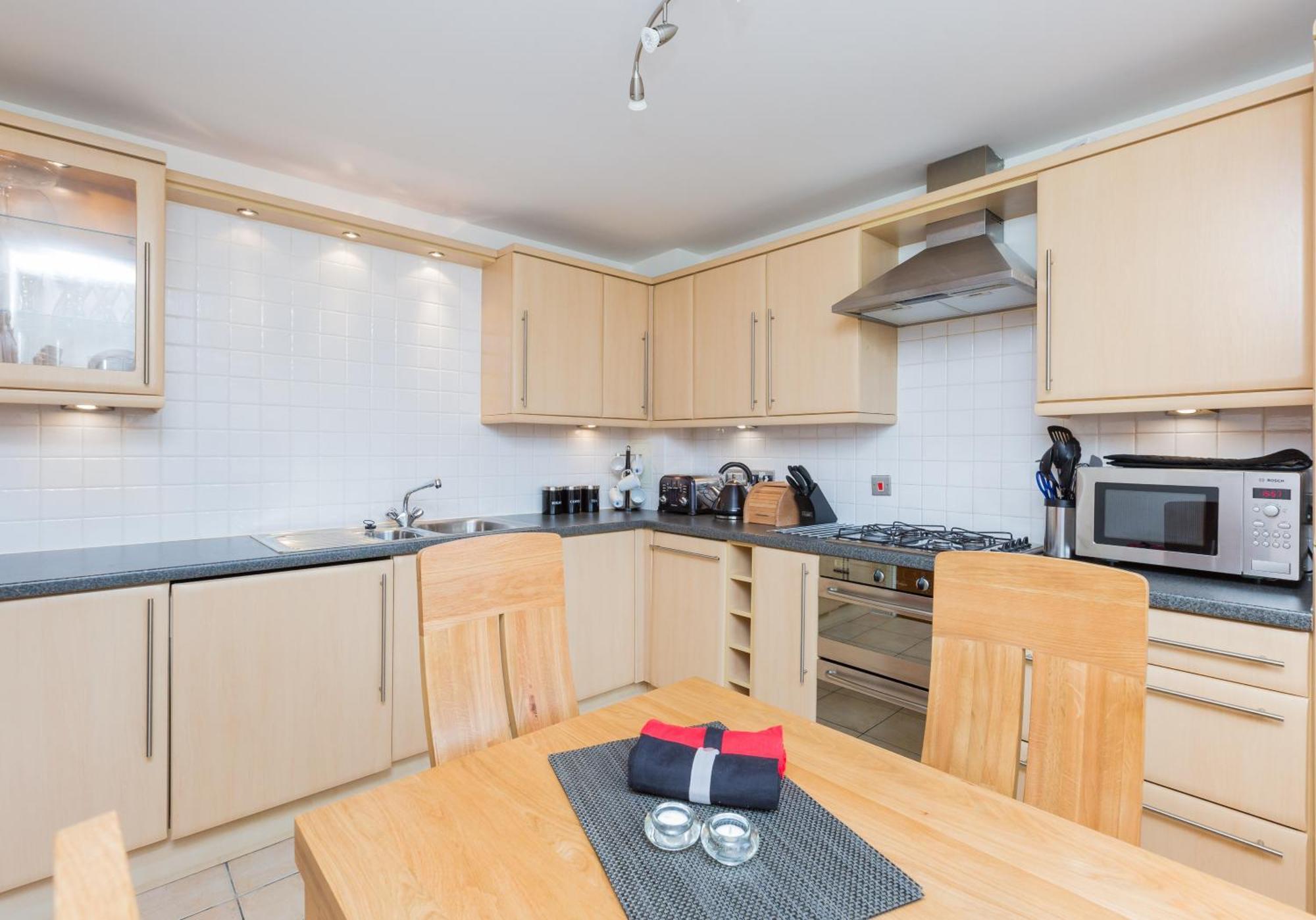 Apartment Old Tolbooth Wynd - 388 EDI