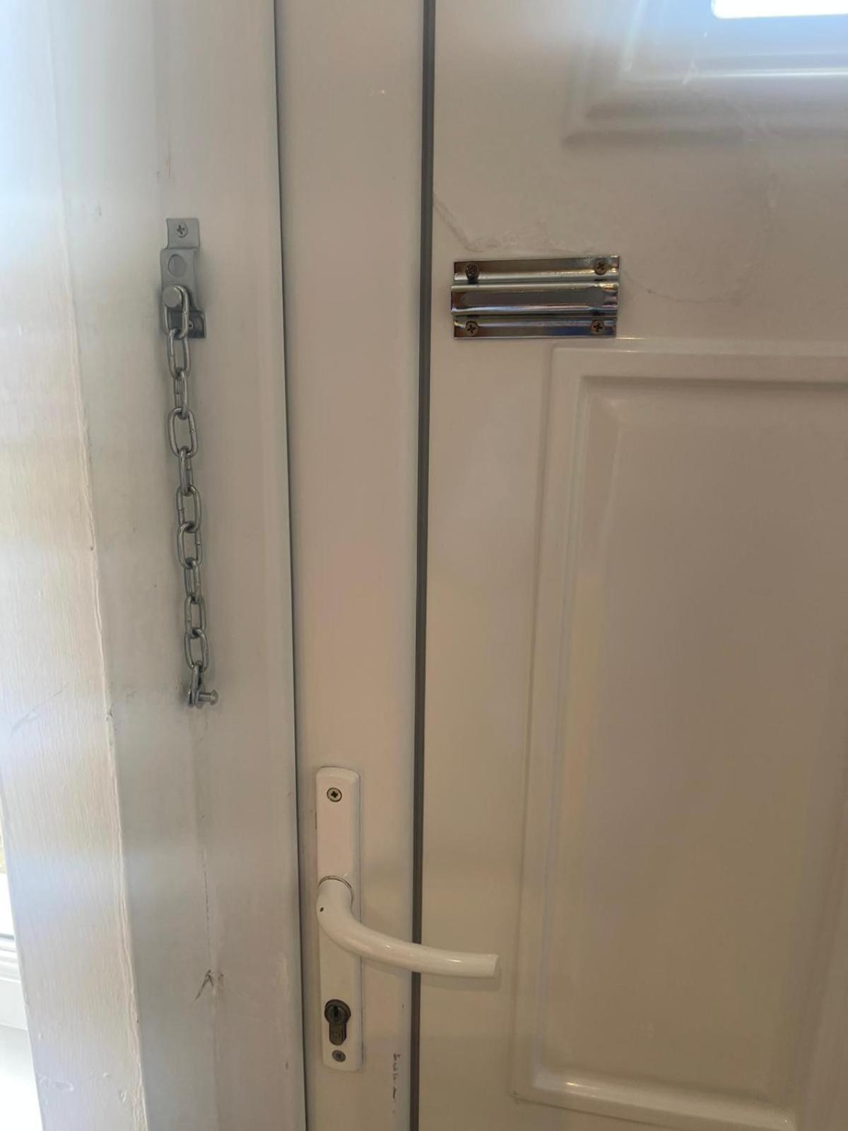 Privatunterkunft One Bedroom In Spacious Bungalow, Free Parking & Private Entrance *